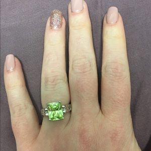 Lia Sophia Appletini Ring size 6